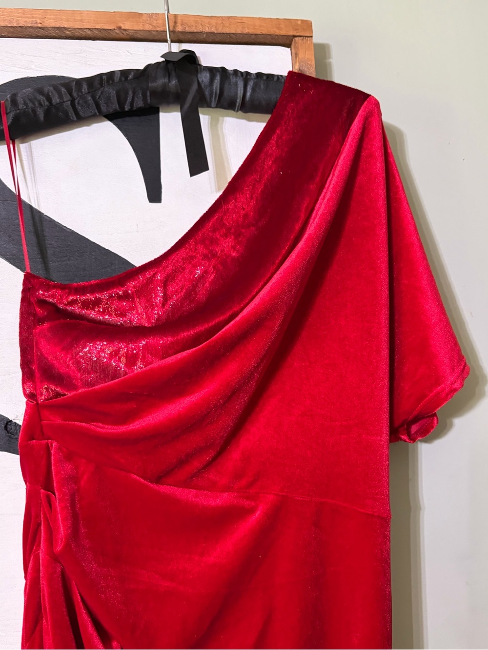 ASOS Red One-Shoulder Velvet Draped Evening Dress - Picture 5 of 9